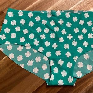 NWT VS Pink Shamrock hipster